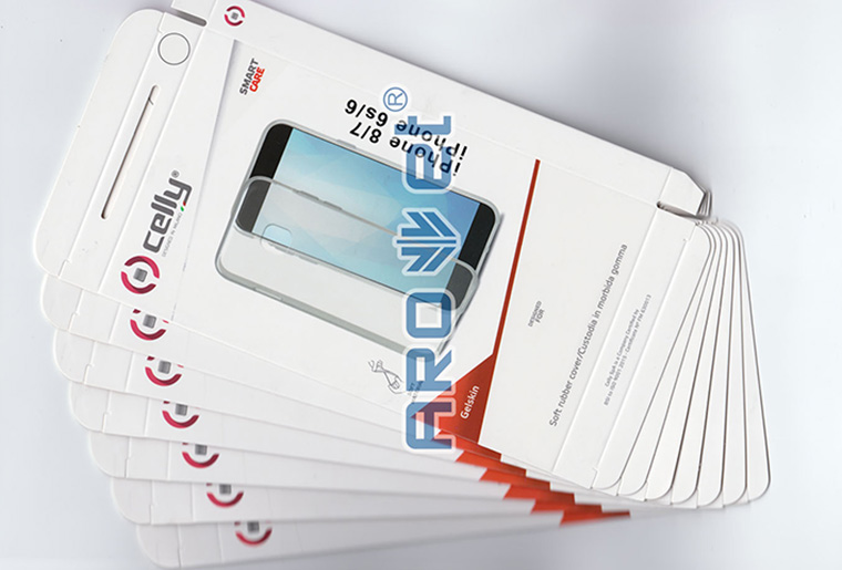 LETOU乐投SP-9022喷码机在手机外包装盒上赋码