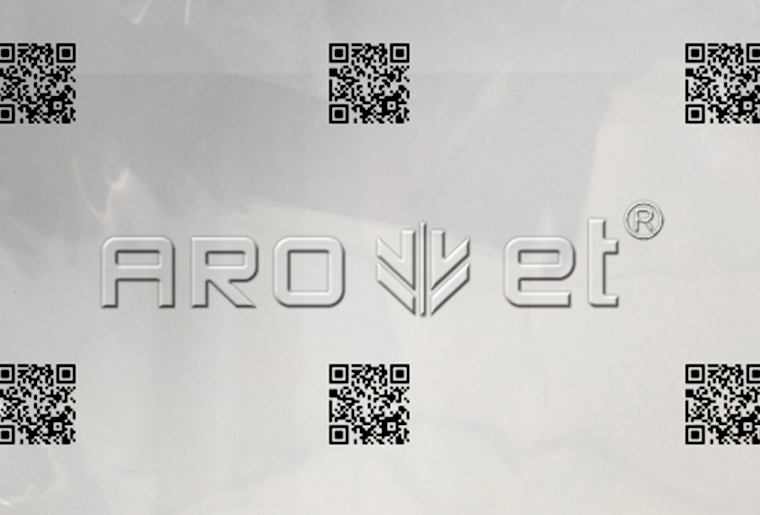 LETOU乐投A-one四喷头喷码机在PE膜上喷二维码